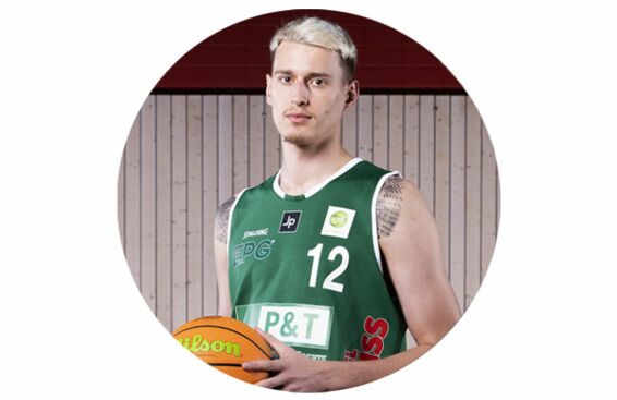 Niclas Sperber im Trikot der EPG Baskets